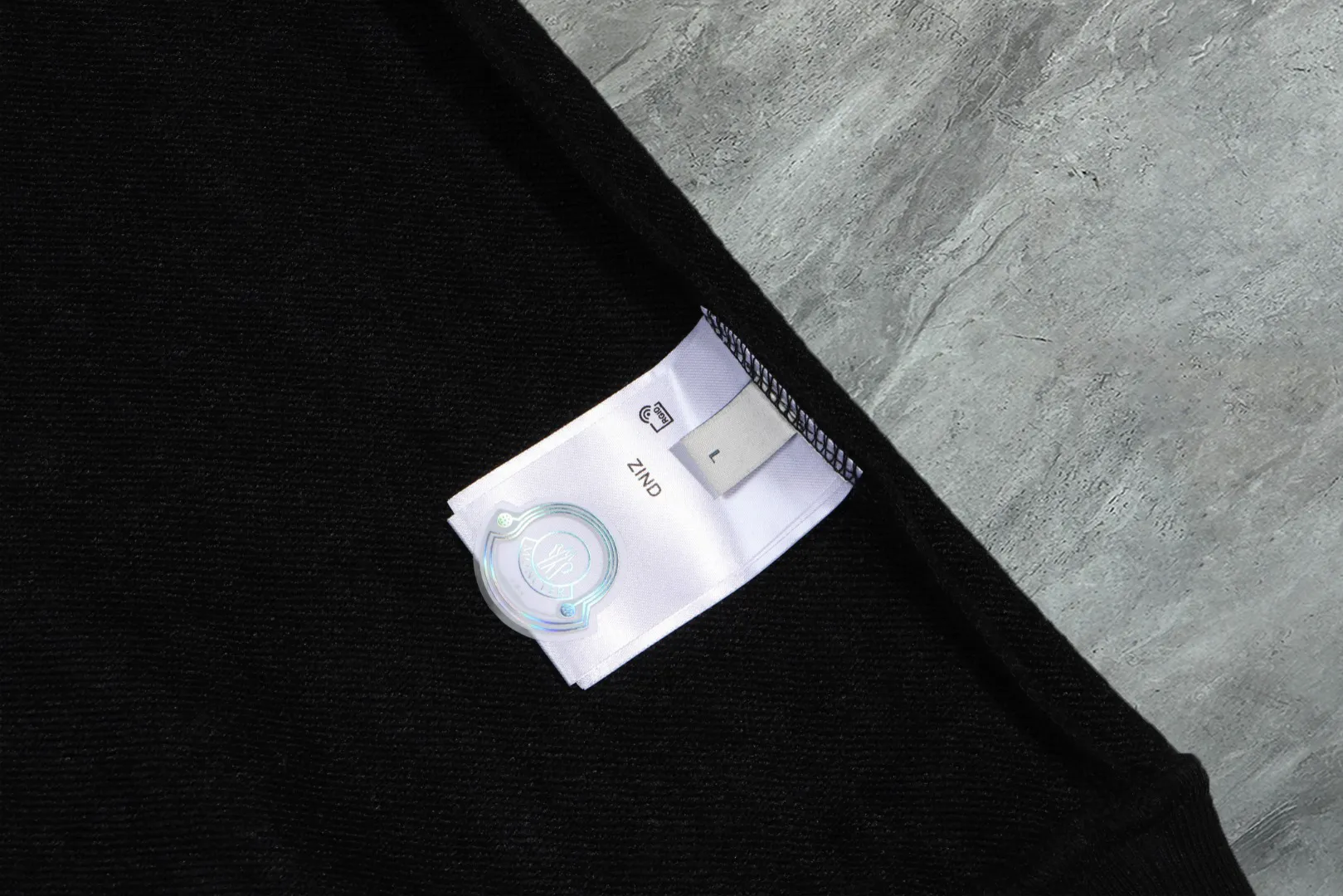 【 In Stock】 〖 𝐌𝐎𝐍𝐂𝐋𝐄𝐑~ 〗 440g ， 😎 ， ， Factory 2025 T ， ， Premium LOGO， Same Style ：Black White Size：S M L XL 2XL